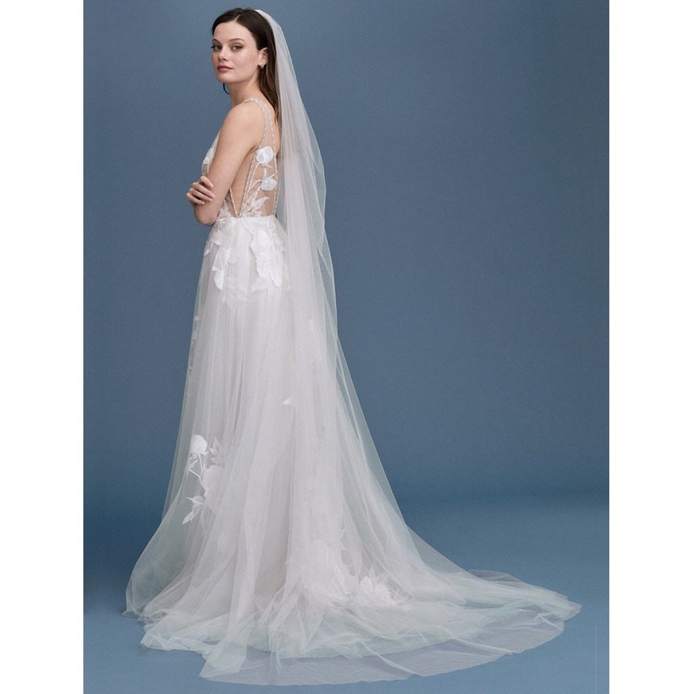 Floravere Ivory Tulle Veil - Cathedral Length